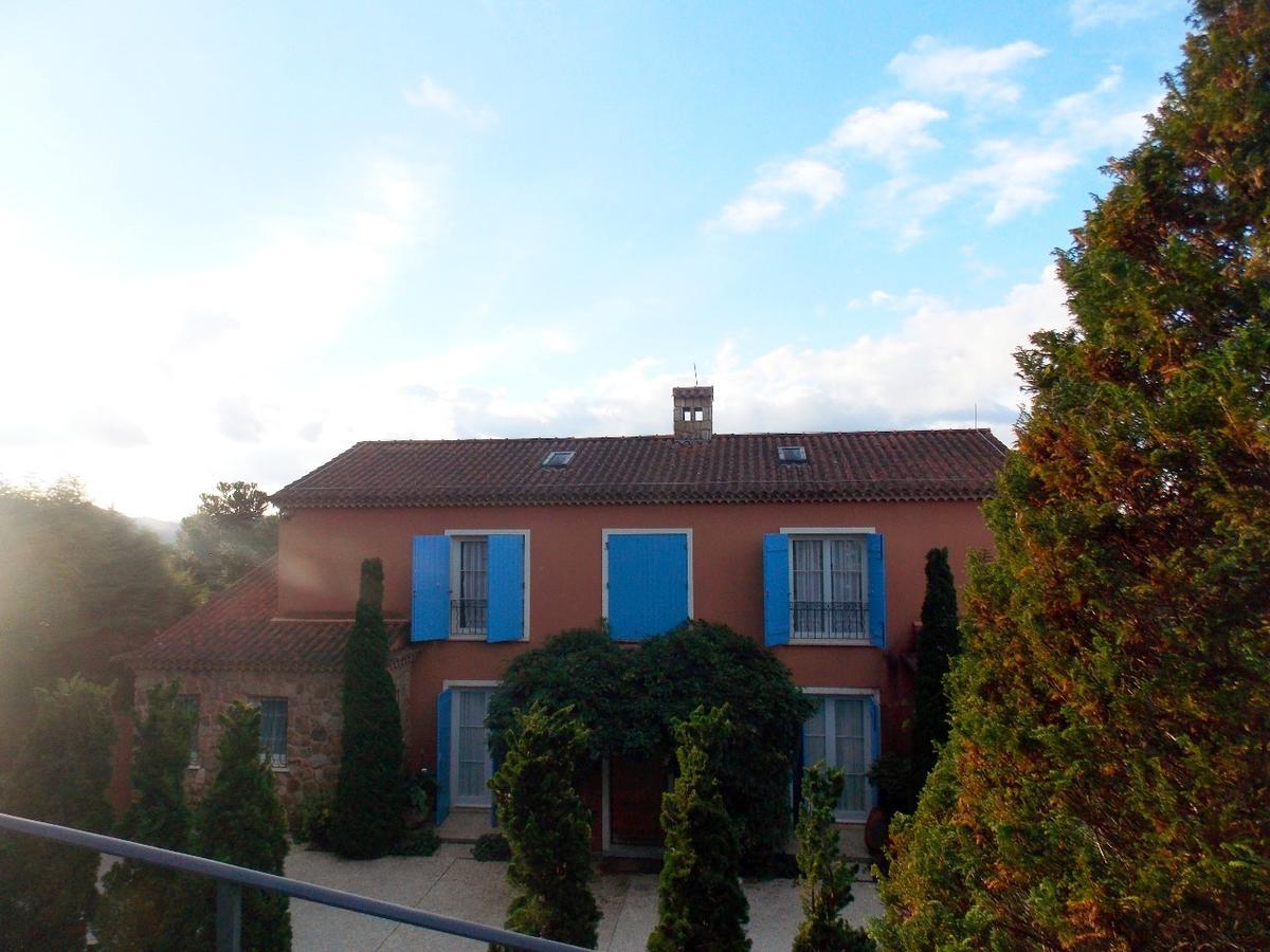 Pensão Village De France *